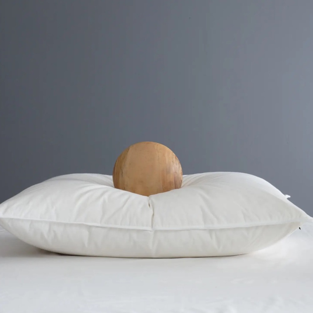 Nwot SET Of 2 QUINCE Luxe Goose Down Pillows Standard Soft/Medium 3228 - Picture 6 of 14